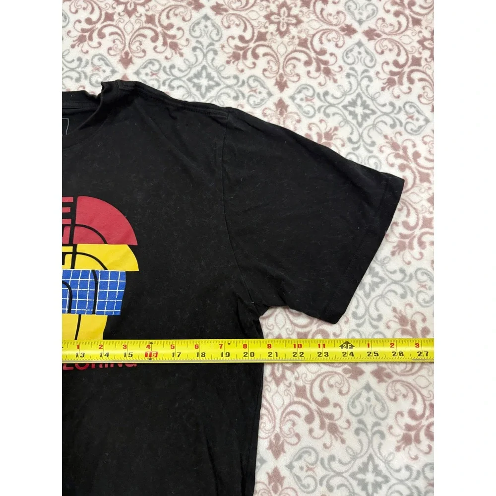 The North Face Mens Never Stop Exploring Graphic T-Shirt Black Large NF0A37FY